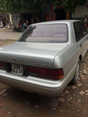 Bán Toyota Crown 3.0 năm 1992, màu bạc xe gia đình