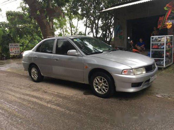 Bán ô tô Mitsubishi Lancer đời 2001, màu bạc số sàn, giá chỉ 105 triệu