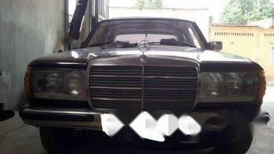 Chính chủ bán Mercedes E230 đời 1983, màu xanh