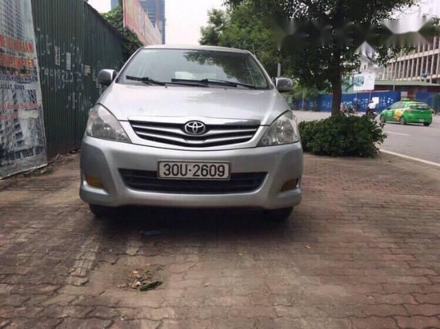 Bán Toyota Innova đời 2009, màu bạc còn mới