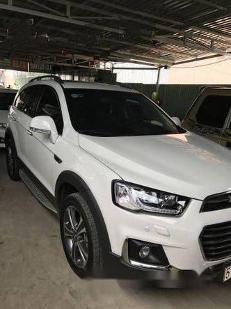 Bán xe Chevrolet Captiva AT đời 2016, màu trắng, giá 780tr