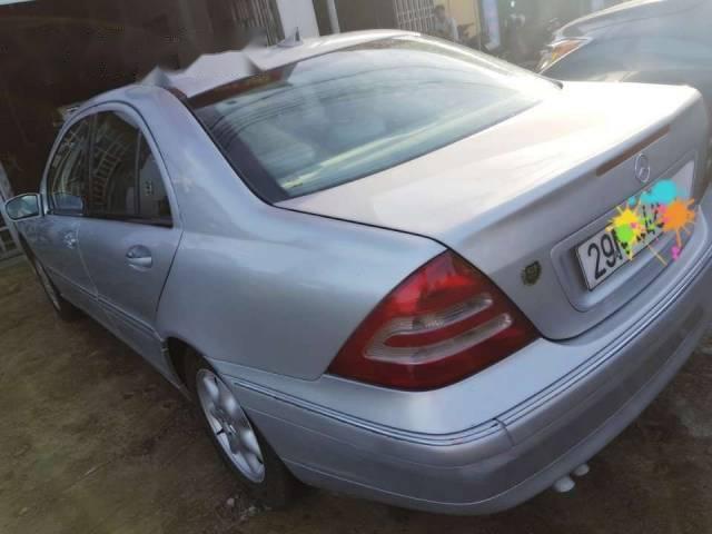 Cần bán lại xe Mercedes MT sản xuất 2002 giá cạnh tranh