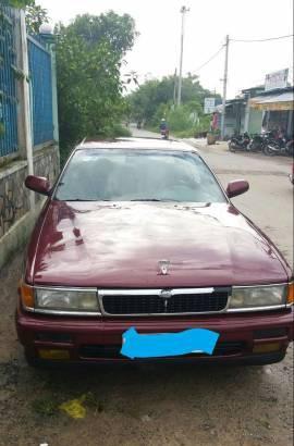 Bán Nissan Bluebird đời 1989, màu đỏ 