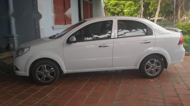 Cần bán Chevrolet Aveo đời 2017, màu trắng, 430 triệu