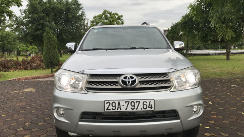 Bán Toyota Fortuner 2.7 AT đời 2009 giá cạnh tranh