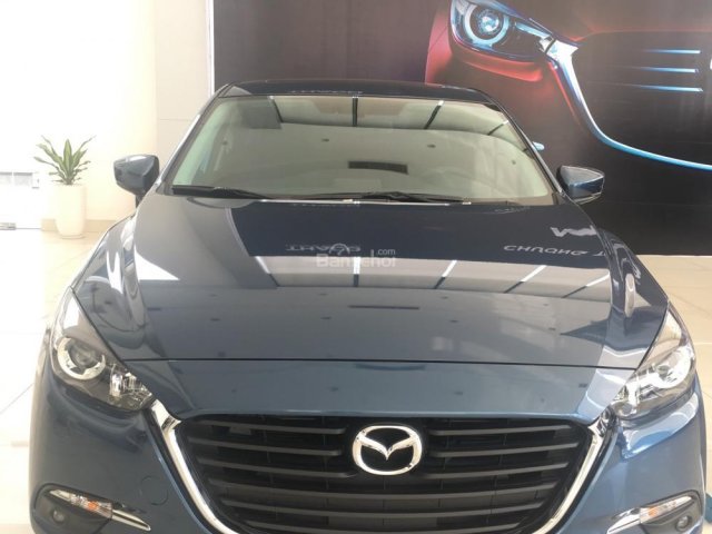 Cần bán Mazda 3 facelift đời 2017, màu xanh lam, 680tr