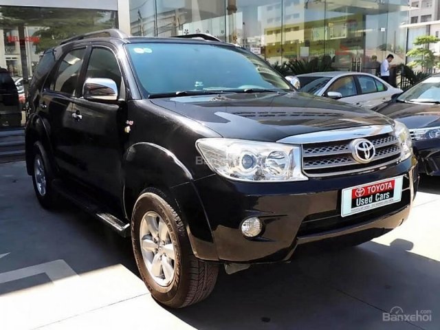 Cần bán gấp Toyota Fortuner 2.5G đời 2010, màu đen số sàn, giá tốt