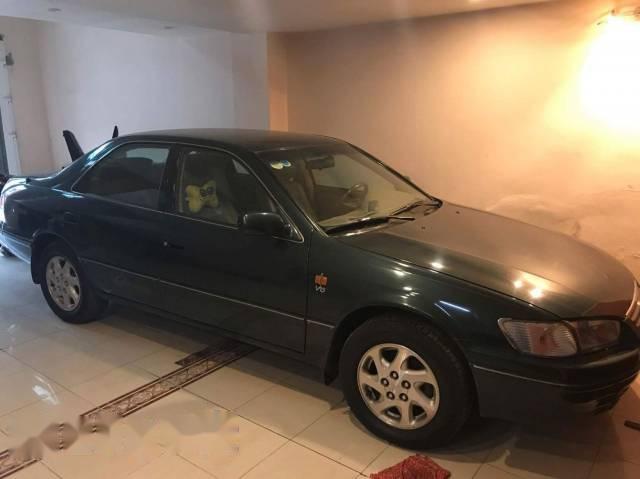 Bán xe Toyota Camry đời 2002, màu đen ít sử dụng, giá chỉ 300 triệu