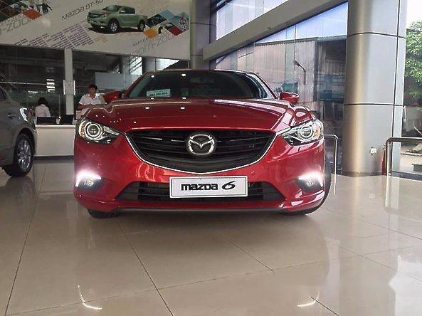 Cần bán xe Mazda 6 2.0 đời 2017, màu đỏ