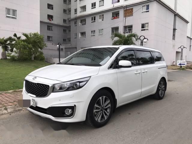 Bán ô tô Kia Sedona 3.3 đời 2016, màu trắng số tự động