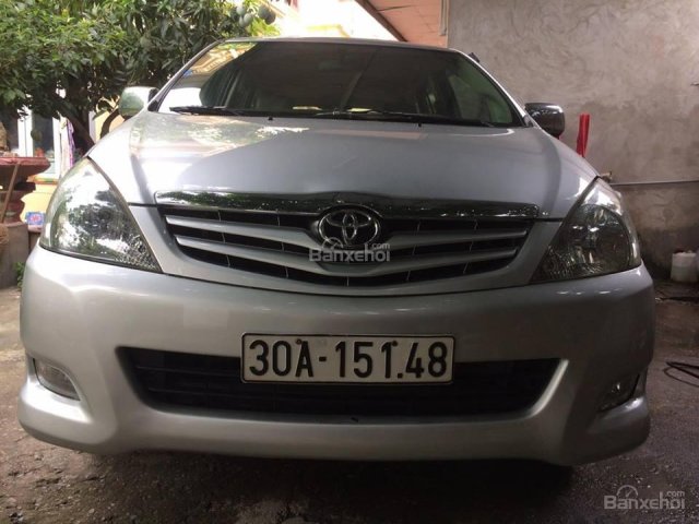 Cần bán Toyota Innova 2.0G, sản xuất 2010, xe rất đẹp