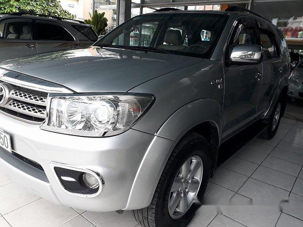 Bán xe Toyota Fortuner V 2.7AT 4x4 đời 2010, màu bạc