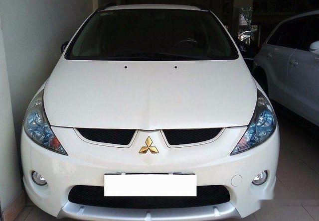 Bán Mitsubishi Grandis 2.4  Limited đời 2011, màu trắng 