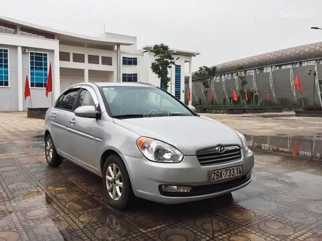 Cần bán Hyundai Verna 1.4AT 2008, màu bạc, nhập khẩu nguyên chiếc