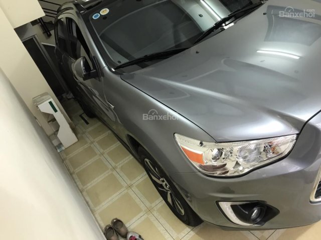 Nhà mình đang cần bán Mitsubishi Outlander 2014, ĐK 2015 màu xám, số tự động