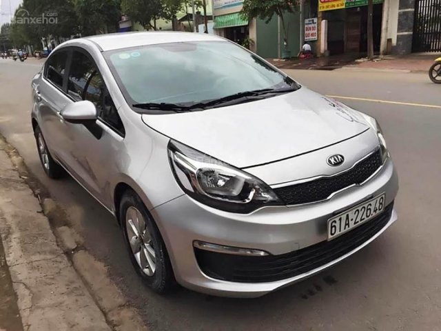 Cần bán Kia Rio 1.4MT sản xuất 2015, màu bạc, xe nhập