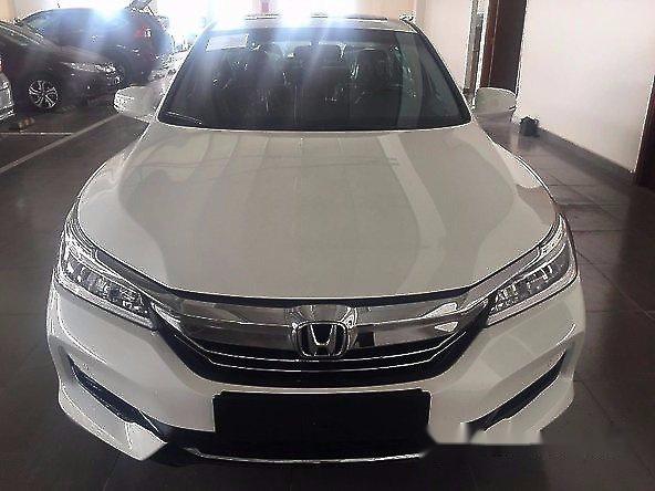 Bán ô tô Honda Accord sản xuất 2016, màu trắng