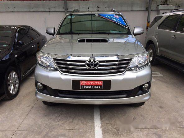 Bán Toyota Fortuner G đời 2013, màu bạc số sàn