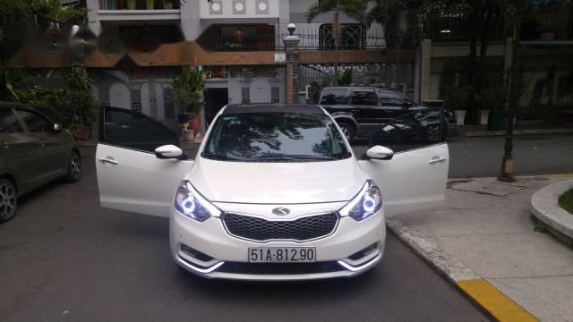 Cần bán gấp Kia K3 1.6AT năm 2014, màu trắng, giá 530tr