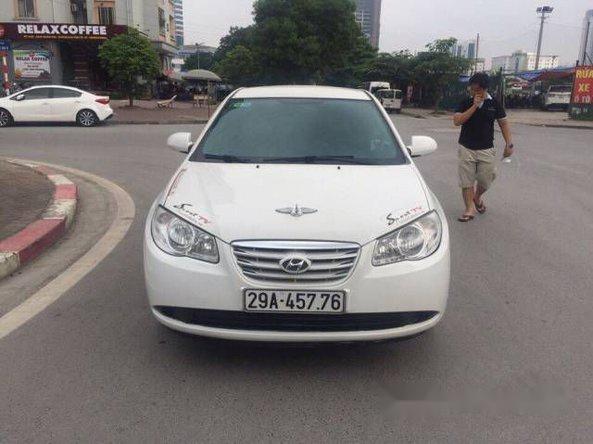 Bán Hyundai Elantra đời 2011, màu trắng chính chủ, giá chỉ 310 triệu