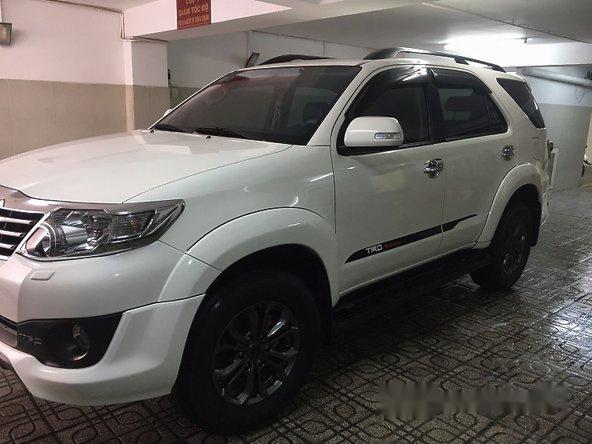 Cần bán xe Toyota Fortuner đời 2015, màu trắng chính chủ