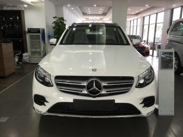 Bán Mercedes GLC300 4Matic đời 2018, màu trắng