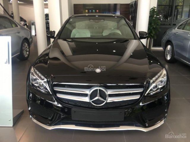 Bán Mercedes C300 AMG năm 2018, màu đen