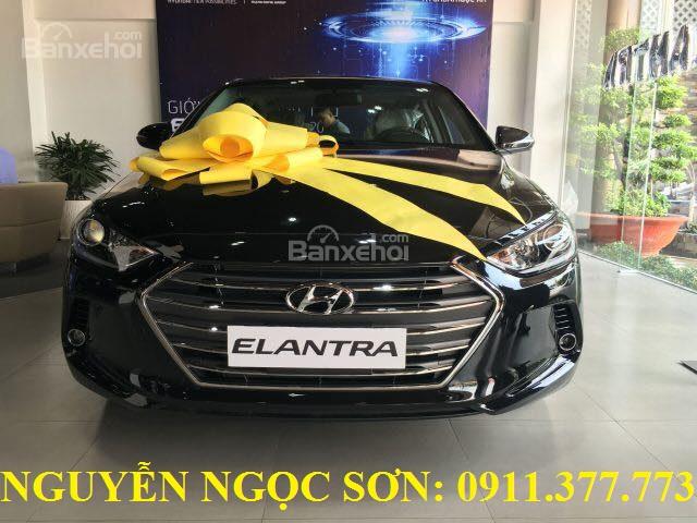 Giá bán Hyundai Elantra Đà Nẵng 2018, hỗ trợ trả góp 90% xe, hỗ trợ chạy Grab, LH: Ngọc Sơn: 0911.377.773