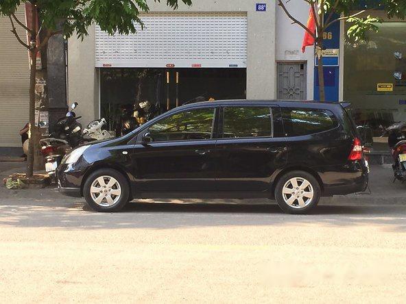 Cần bán gấp Nissan Grand livina đời 2009, màu đen xe gia đình, giá tốt