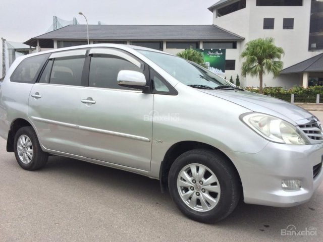 Cần bán Toyota Innova 2.0G đời 2010, màu bạc, giá 390tr