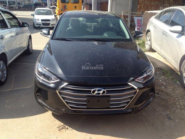 Giá xe Elantra bản 2.0 AT màu đen, ưu đãi lên đến 50 triệu. LH Hương: 0902.608.293