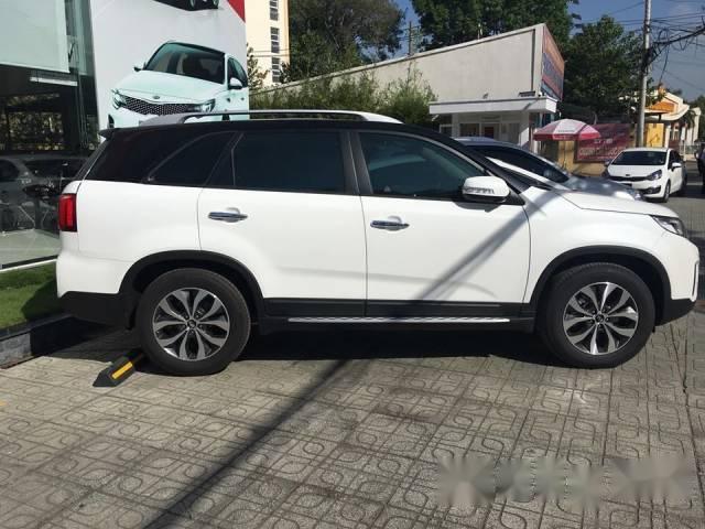 Bán Kia Sorento đời 2017, màu trắng, nhập khẩu nguyên chiếc, 818 triệu