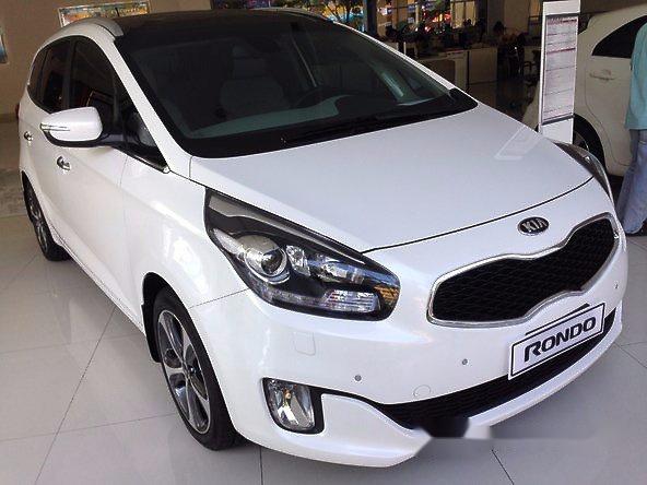 Bán Kia Rondo GAT đời 2016, màu trắng