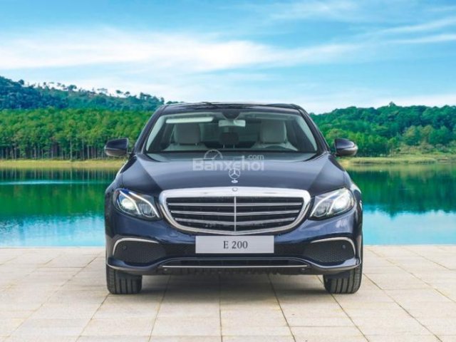 Bán xe Mercedes E200 2017 đủ màu - Khuyến mại thêm tiền mặt cực lớn