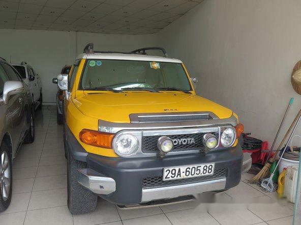 Bán Toyota Fj cruiser AT đời 2006, màu vàng chính chủ