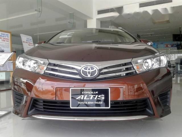 Bán Toyota Corolla Altis sản xuất 2017, màu nâu, 669tr