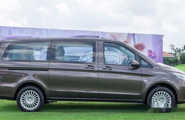 Bán xe Mercedes Vito Tourer năm sản xuất 2017, màu xám, giá có thương lượng0