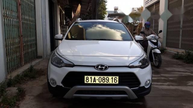 Bán Hyundai i20 Active đời 2015, màu trắng