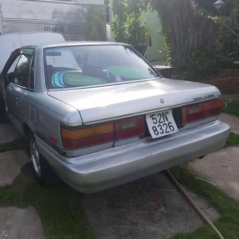 Bán xe Toyota Camry đời 1987, màu bạc, nhập khẩu, giá chỉ 98 triệu