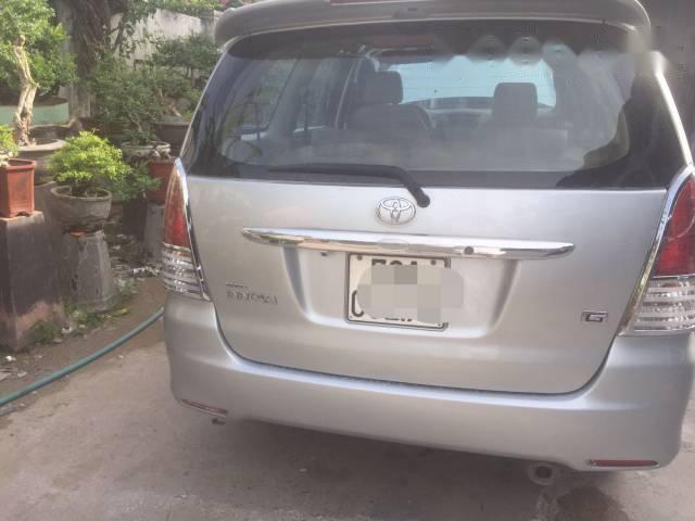 Cần bán Toyota Innova MT đời 2006, màu bạc chính chủ, giá tốt