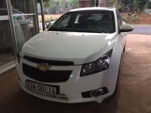 Cần bán lại xe Chevrolet Cruze đời 2011, màu trắng, 350tr