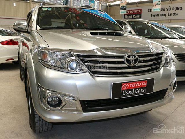 Bán Toyota Fortuner G 2014 số sàn, màu bạc, tặng BHVC, hỗ trợ vay 70% lãi suất ưu đãi