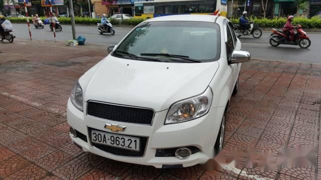 Cần bán xe Chevrolet Aveo LTZ AT sản xuất 2016, màu trắng chính chủ, giá tốt