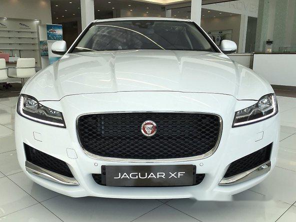 Bán Jaguar XF Premium Luxury 2.0 Si4 đời 2017, màu trắng, xe nhập