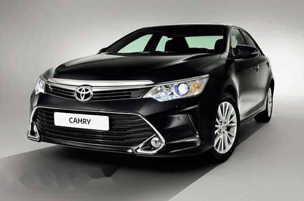 Bán ô tô Toyota Camry 2.0E đời 2017, màu đen