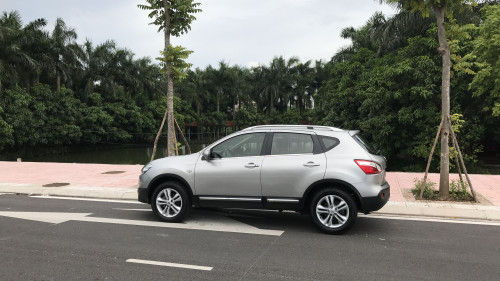 Cần bán Nissan Qashqai 2.0 AT năm 2010, màu bạc, nhập khẩu nguyên chiếc