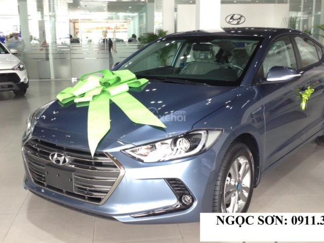 Bán Hyundai Elantra đời 2018 màu xanh đá cực đẹp, hỗ trợ trả góp 90% xe, chạy Grab - Lh Ngọc Sơn: 0911.377.773