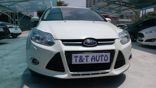 Bán Ford Focus 2.0AT Titanium đời 2014, màu trắng, xe nhập, 585 triệu