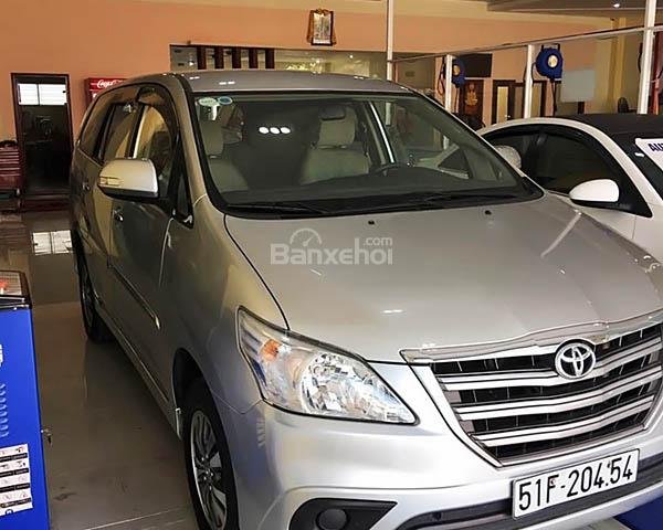 Bán Toyota Innova đời 2015, màu bạc như mới, giá tốt