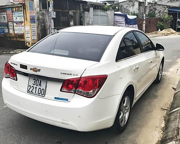 Bán Chevrolet Cruze LS 1.6 MT đời 2014, màu trắng, giá tốt